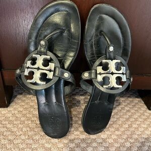 Tory Burch leather size 9 logo sandals